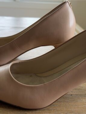Cole Haan Go-To Janey Nude Leather Pointed Toe Pumps - Size 8.5